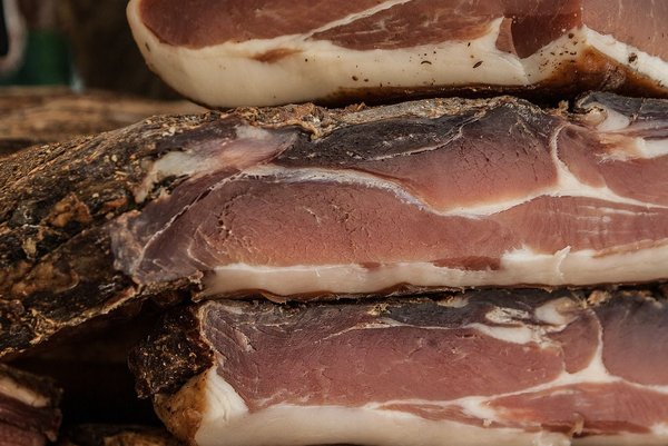 Jambons et épaules ibériques : origine, caractéristiques et utilisation dans une cuisine